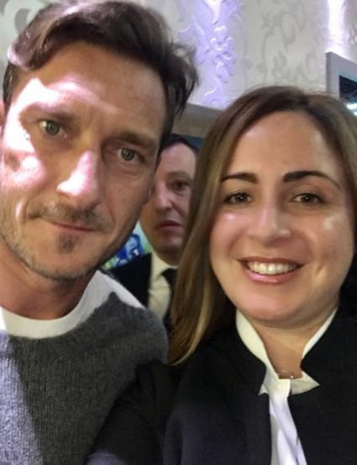 Francesco Totti è arrivato questa sera alle 19.30 all'Hotel Nazionale: cena e poi Ariston (Foto)