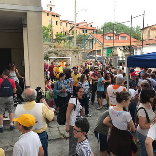 Imperia: grande afflusso alla 'Passeggiata tra gli Ulivi e le Ginestre', gli scatti fotografici della partecipata 'Festa dell'affido familiare' (Foto)