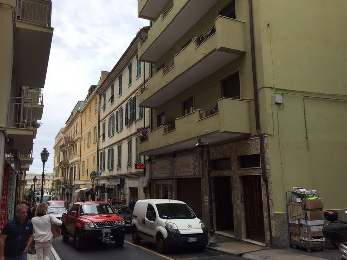 Via Marsaglia a Sanremo trasformata in un autodromo