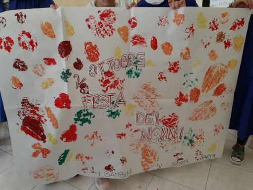 Ventimiglia: 'Festa dei Nonni', i bambini della 'Santa Marta' a far visita al ricovero di Latte