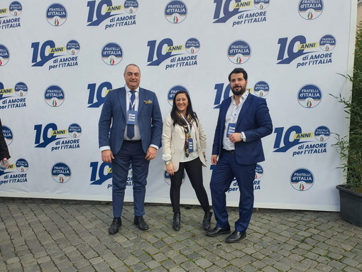 Anche Vallecrosia al decennale di Fratelli d'Italia: Russo, Perri e Valenti a Roma Anche Vallecrosia al decennale di Fratelli d'Italia: Russo, Perri e Valenti a Roma