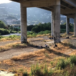 Ventimiglia: dopo le tensioni dei giorni scorsi alla foce del Roya è tornata la tranquillità (Foto)