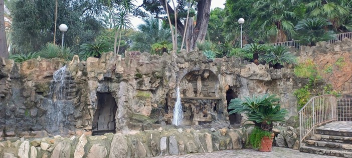 Sanremo: ripristinata dopo tanti anni la fontana di 'Villa del Sole', i ringraziamenti di un lettore (Foto)