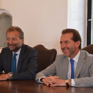 Il Presidente della Commissione Immigrazione Federico Gelli in visita a Ventimiglia: “Lo Stato deve essere vicino a questo territorio per bloccare il flusso e togliere i migranti dalla strada” (Video) Il Presidente della Commissione Immigrazione Federico Gelli in visita a Ventimiglia: “Lo Stato deve essere vicino a questo territorio per bloccare il flusso e togliere i migranti dalla strada” (Video)