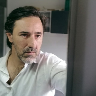 Fabrizio Odetto, autore. Sotto la cover del libro 'Il Contr’uno remix o della servitù volontaria' Fabrizio Odetto, autore. Sotto la cover del libro 'Il Contr’uno remix o della servitù volontaria'