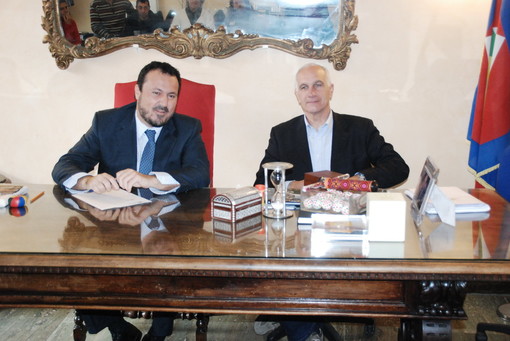 Oggi riunione sul futuro dell'acqua a Sanremo e Taggia: confermato l'indirizzo di una fusione Amaie-Secom Oggi riunione sul futuro dell'acqua a Sanremo e Taggia: confermato l'indirizzo di una fusione Amaie-Secom