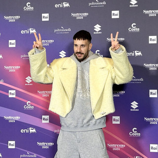 Il 'king del reggaeton italiano' Fred De Palma per la prima volta al Festival: "Scrivo canzoni per aiutare gli altri" Il 'king del reggaeton italiano' Fred De Palma per la prima volta al Festival: "Scrivo canzoni per aiutare gli altri"