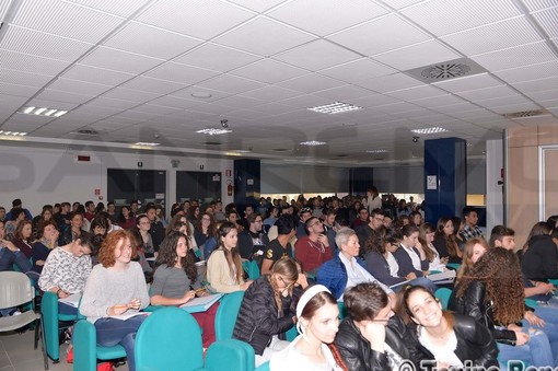 Sanremo: 'Festival della Salute', molti giovani all'incontro del Palafiori contro le dipendenze del gioco