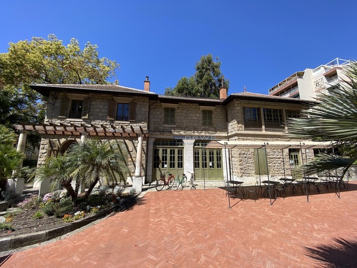 Sanremo: porte sbarrate per la concessione scaduta il 19 aprile, cercasi gestore per il bar del Floriseum Sanremo: porte sbarrate per la concessione scaduta il 19 aprile, cercasi gestore per il bar del Floriseum