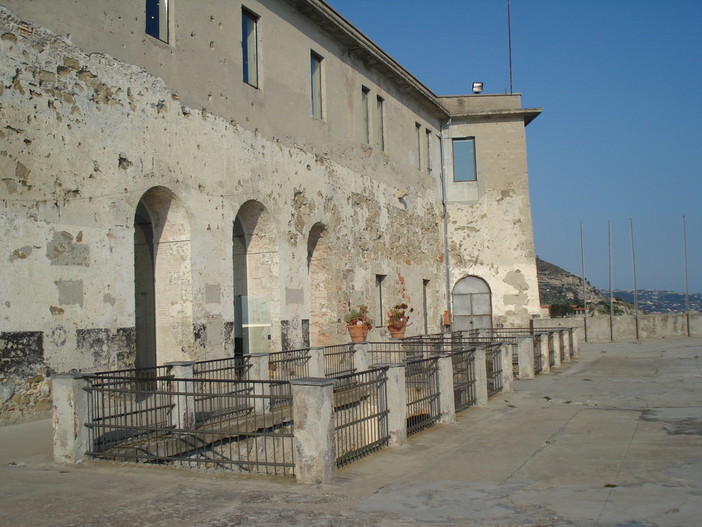 Ventimiglia: recital di poesie per l'equinozio di primavera
