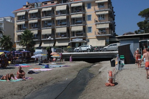 Diano Marina: revocato il divieto di balneazione in zona Sant'Anna Diano Marina: revocato il divieto di balneazione in zona Sant'Anna