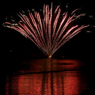 Sanremo: apertura di un locale e fuochi d'artificio, la risposta di un nostro lettore