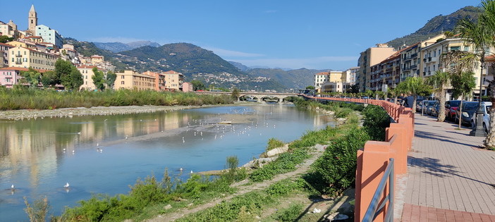 Ventimiglia: rimozione auto dal Roya, interrogazione di Ioculano. Giampedrone "Manca la documentazione dal Comune" Ventimiglia: rimozione auto dal Roya, interrogazione di Ioculano. Giampedrone "Manca la documentazione dal Comune"