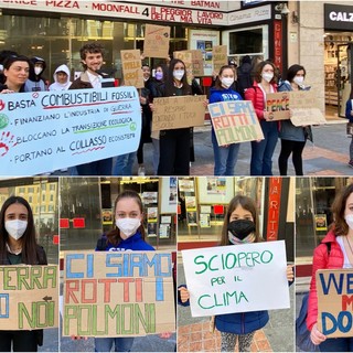 Sanremo: sciopero globale per il clima, i ragazzi di Fridays For Future alzano la voce davanti al teatro Ariston (Foto e Video)