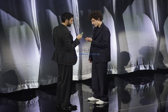Sanremo 2022, Marco Mengoni e Filippo Scotti contro gli haters: “Una tastiera può essere un'arma, va usata con umanità” Sanremo 2022, Marco Mengoni e Filippo Scotti contro gli haters: “Una tastiera può essere un'arma, va usata con umanità”