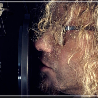 "Il genio", il nuovo brano del cantautore sanremese Maurizio Ferrandini con il chitarrista di Imperia Tony Bellardi