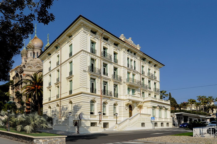 Sanremo: la storica proprietà riprende la gestione dell’Hotel de Paris, apertura fissata per il prossimo 3 febbraio Sanremo: la storica proprietà riprende la gestione dell’Hotel de Paris, apertura fissata per il prossimo 3 febbraio