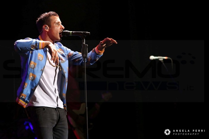 Sanremo: per Francesco Gabbani un ritorno da big al Teatro Ariston, dove tutto ha avuto inizio (Foto e Video) Sanremo: per Francesco Gabbani un ritorno da big al Teatro Ariston, dove tutto ha avuto inizio (Foto e Video)