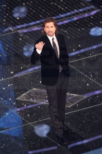 Alessandro Siani sulla vicenda del bambino in platea: Al Festival di Sanremo "Un colpo di tosse diventa broncopolmonite"