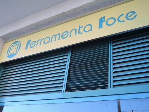 Sanremo: inaugurato la settimana scorsa in corso Matuzia il nuovo esercizio 'Ferramenta Foce' (Foto)