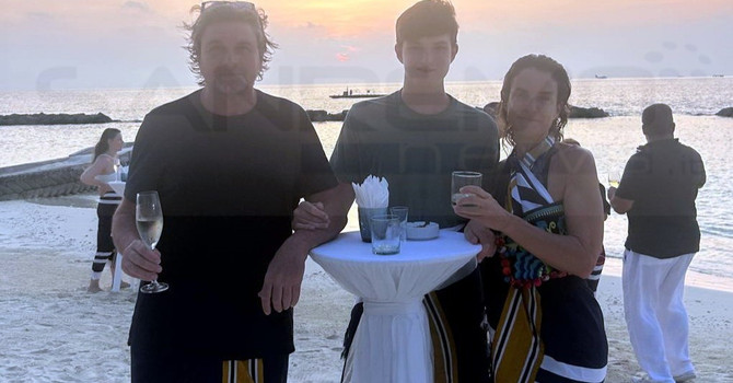 La famiglia Aglione in un momento spensierato durante la vacanza