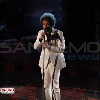 Festival: sul palco dell'Ariston niente fiori ma domani si esibirà un coro di bambini di Sanremo Festival: sul palco dell'Ariston niente fiori ma domani si esibirà un coro di bambini di Sanremo