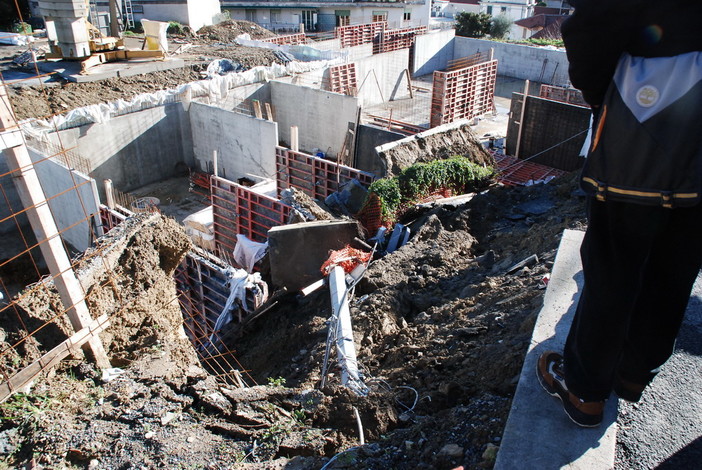 Frane di Natale: iniziati lavori al Borgo, risolta a Bussana