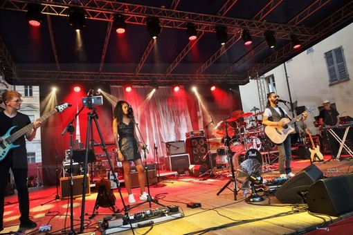 Domenica prossima al 'Rock 'n' Roll' di Milano il live della band sanremese 'Filodiretto' Domenica prossima al 'Rock 'n' Roll' di Milano il live della band sanremese 'Filodiretto'