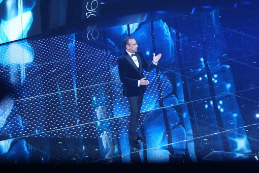 Terza serata di #sanremo2016: tutti in gara con le cover, grande protagonista sarà la musica