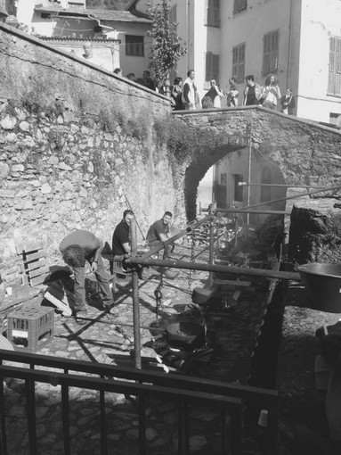 Pigna: a Buggio in Val Nervia ieri grande affluenza per l'edizione 2016 della 'Festa della Castagna' Pigna: a Buggio in Val Nervia ieri grande affluenza per l'edizione 2016 della 'Festa della Castagna'