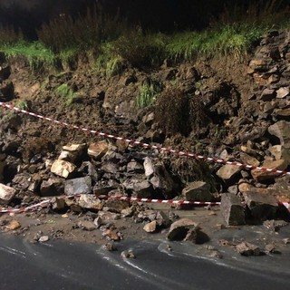 Maltempo: nottata di lavoro per i vigili del fuoco, frane e strade chiuse a Imperia e Sanremo