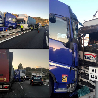 L'incidente sulla A10 tra Sanremo e Bordighera L'incidente sulla A10 tra Sanremo e Bordighera