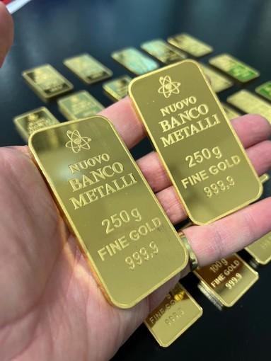 Questo Natale fate un regalo utile, donate oro da investimento!