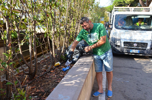 Sanremo: ecco un 'imprenditore ecologico', la promessa è mantenuta. Fausto Vadini ha ripulito l'aiuola