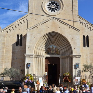 Sanremo: centinaia di persone oggi per l'ultimo saluto a Giuseppe 'Pino' Fassola alla chiesa di San Siro