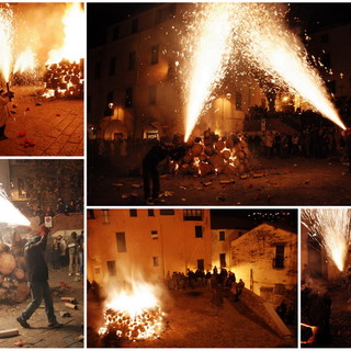 Taggia: sono tornati i 'Furgari', ecco le foto più belle delle 'fontane di fuoco' nelle piazze Taggia: sono tornati i 'Furgari', ecco le foto più belle delle 'fontane di fuoco' nelle piazze