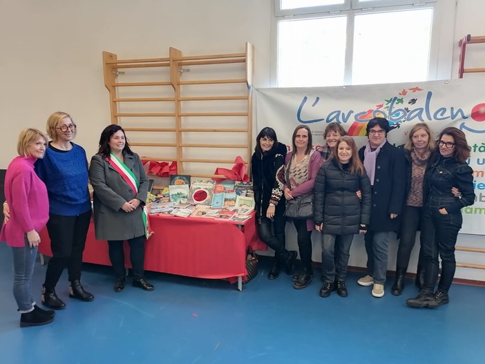 Diano San Pietro: oggi l'evento dedicato agli 'Ex Libris' per gli alunni delle scuole del Comune Diano San Pietro: oggi l'evento dedicato agli 'Ex Libris' per gli alunni delle scuole del Comune