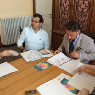 Lotta al punteruolo rosso a Bordighera: il Comune ora bussa a Roma, il Sindaco “in missione” nella capitale