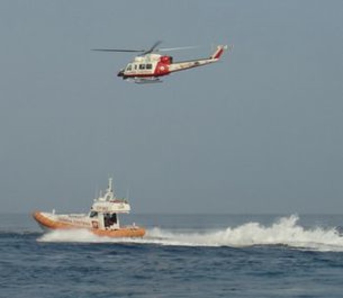 Anche ad Imperia le ricerche di Maurizio Millerani il surfista genovese disperso a Voltri Anche ad Imperia le ricerche di Maurizio Millerani il surfista genovese disperso a Voltri