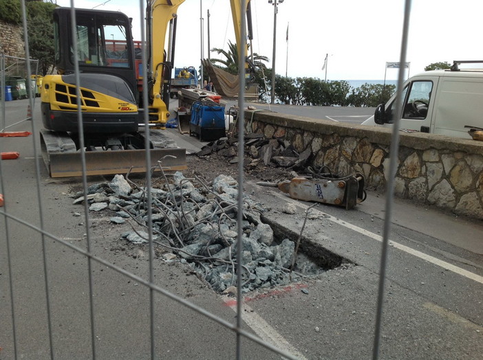 Imperia: perdita sull'acquedotto del Roja in via Novaro, stasera i lavori e stop all'acqua dalle 23
