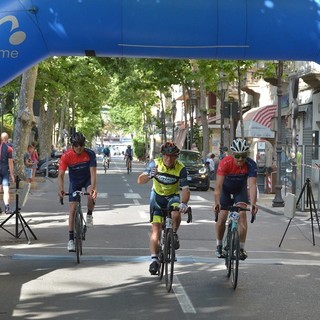 Grande spettacolo per la 51a edizione della corsa cicloturistica  Milano-Sanremo