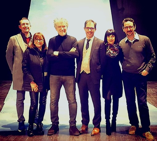 Bordighera: al Palazzo del Parco una serata magica con Gioele Dix e il suo “Vorrei essere figlio di un uomo felice”