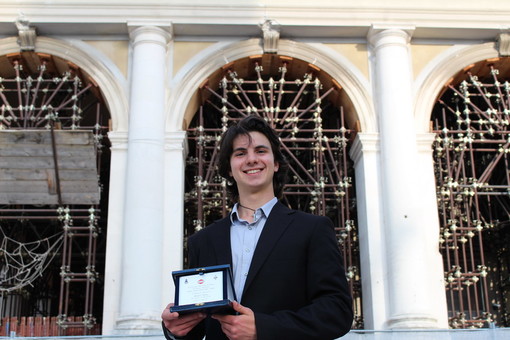 Ancora successi per il poeta di Diano Marina Gabriele Volpara premiato a L'Aquila Ancora successi per il poeta di Diano Marina Gabriele Volpara premiato a L'Aquila