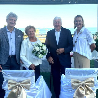 Sanremo: dopo 67 anni dal primo sì Giuseppe e Carla si sposano di nuovo: festa a sorpresa in RSA a Sanremo (Foto) Sanremo: dopo 67 anni dal primo sì Giuseppe e Carla si sposano di nuovo: festa a sorpresa in RSA a Sanremo (Foto)