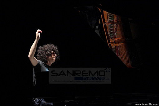 Sanremo: successo ieri per Giovanni Allevi, le più belle foto scattate da Ivan Lilla Sanremo: successo ieri per Giovanni Allevi, le più belle foto scattate da Ivan Lilla