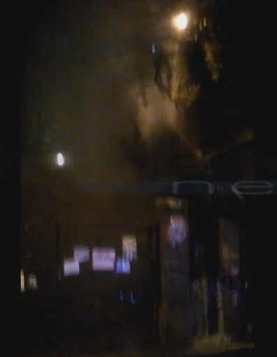 Sanremo: si rompe un tubo, geyser alto 5 metri ieri sera alla scuola del Castillo in via Galilei (Video)