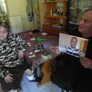 La famiglia di Claudio Faraldi ha ottenuto l'autorizzazione a vedere il corpo del giovane morto in carcere, intervista al padre La famiglia di Claudio Faraldi ha ottenuto l'autorizzazione a vedere il corpo del giovane morto in carcere, intervista al padre