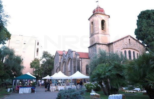 Bordighera: fino a domenica all'ex Chiesa Anglicana c'è ‘Garden - Un evento (ri)creativo’ (Foto) Bordighera: fino a domenica all'ex Chiesa Anglicana c'è ‘Garden - Un evento (ri)creativo’ (Foto)