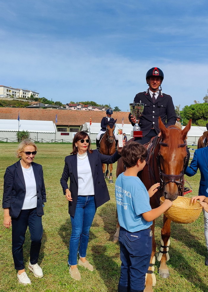 Giacomo Casadei nel momento della premiazione
