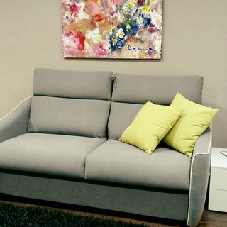 Divani, cucine, letti...e dipinti: da Gabbiani Interior Design l'arte è di casa Divani, cucine, letti...e dipinti: da Gabbiani Interior Design l'arte è di casa